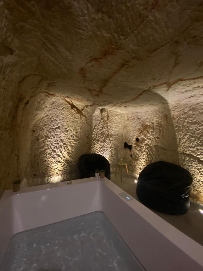 オストゥーニ La Grotta Del Relaxヴィラ エクステリア 写真
